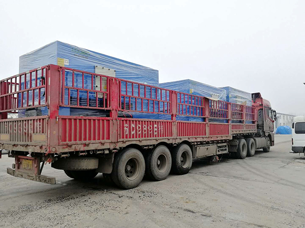 江蘇某機械加工業(yè)焊接煙塵除塵凈化系統(tǒng)設(shè)備發(fā)貨