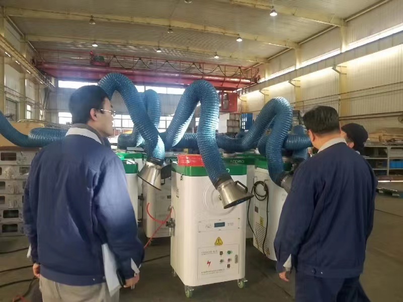 移動式焊接煙塵凈化器，深受廣大工業(yè)車間的青睞！  